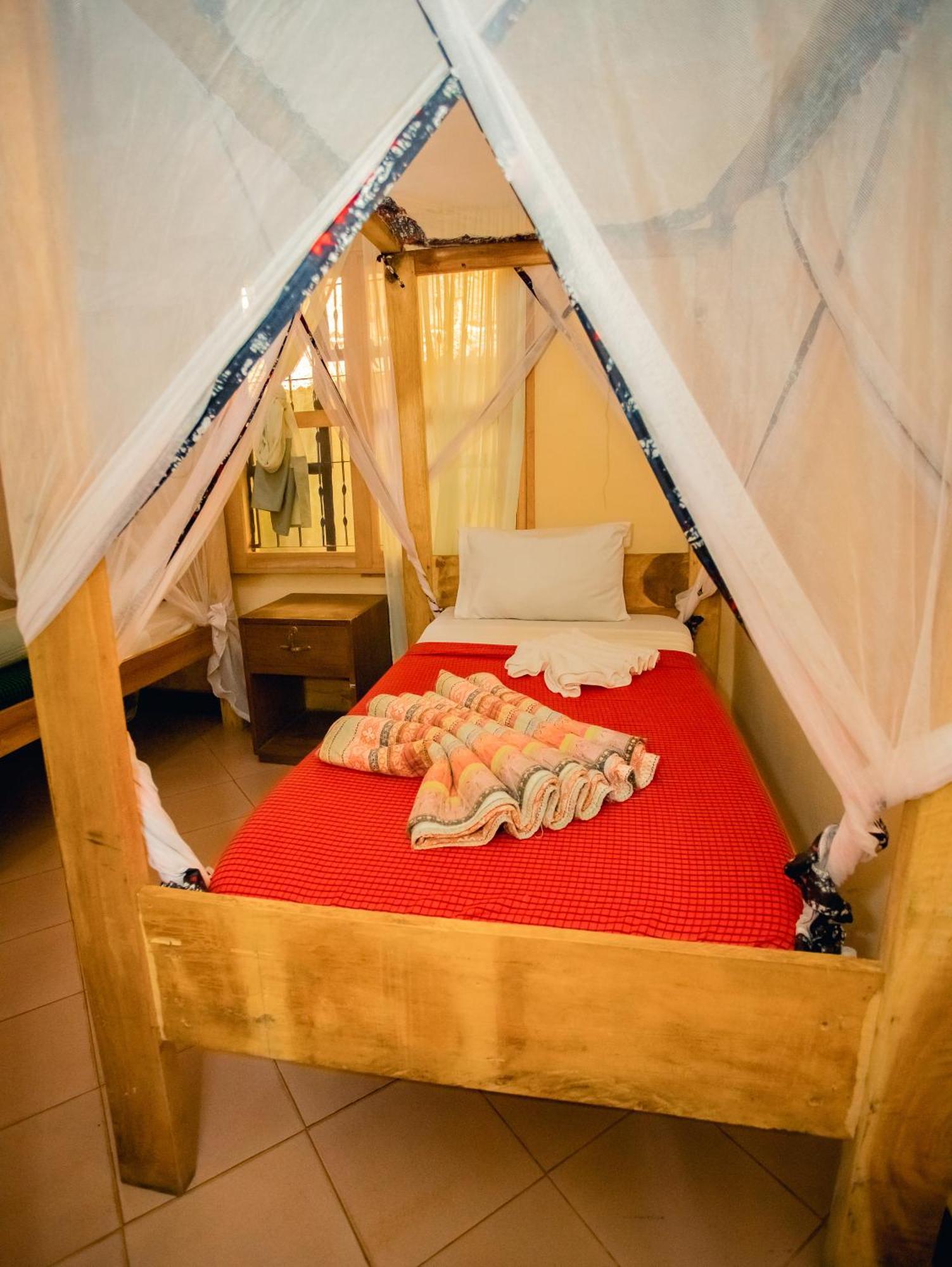 The Secret Garden Hotel Moshi Habitación foto